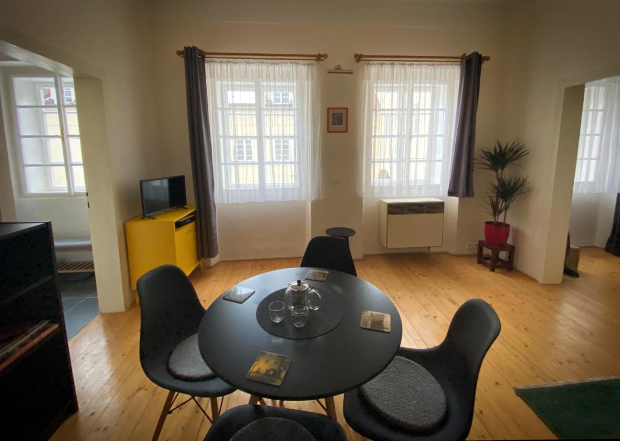 Utulny Byt Pod Prazskym Hradem Apartment Prague Exterior photo
